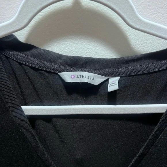 Athleta NWT Classic Tee Black V-Neck Dress long sz med women’s - Picture 3 of 6